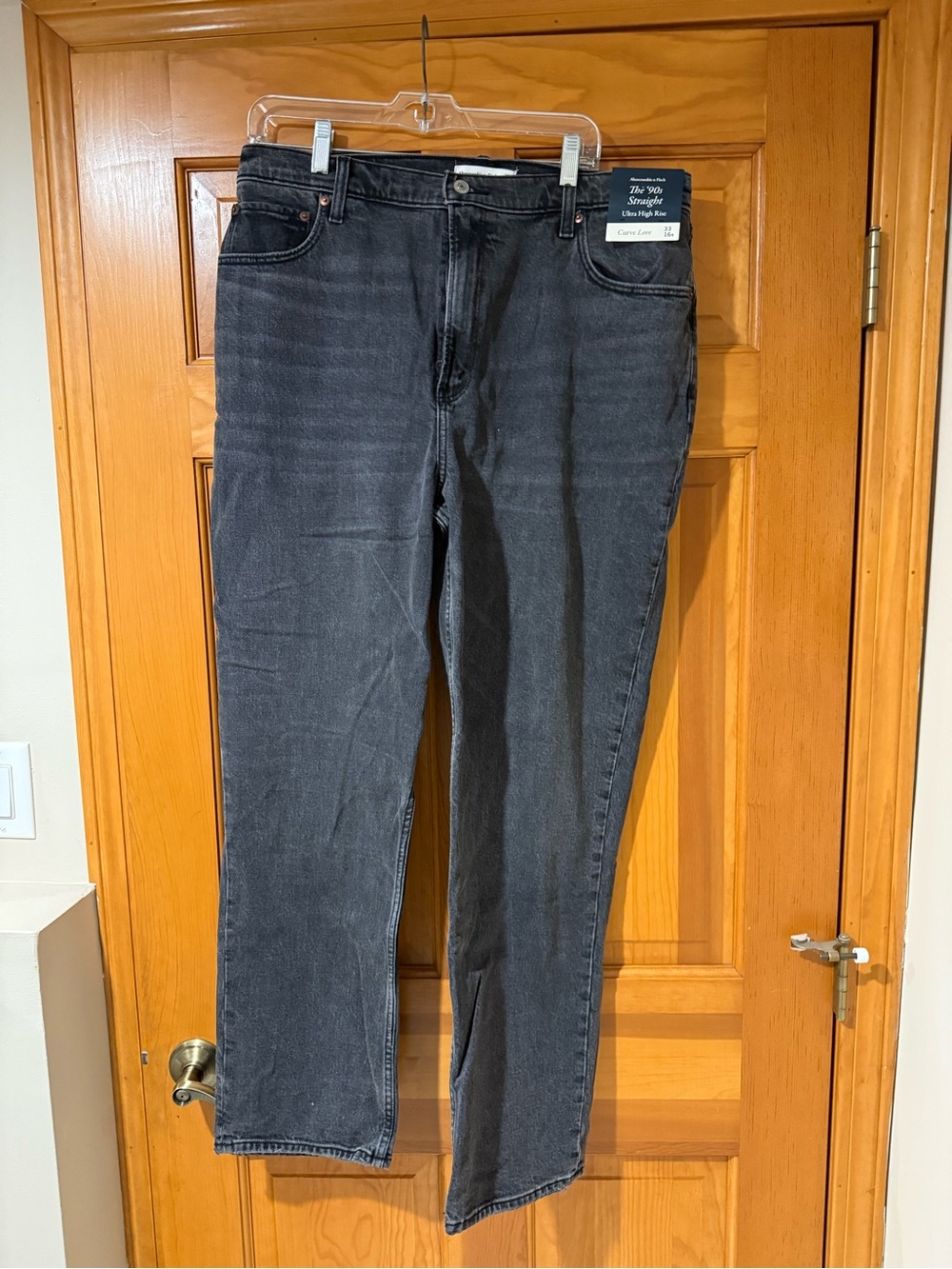Abercrombie & Fitch Curve Love The '90s Straight Ultra High Rise Size 33/16 - Picture 1 of 4